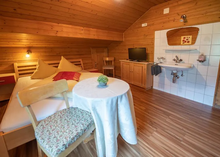 فندق مبيت وإفطار Haus Waldrast كابل